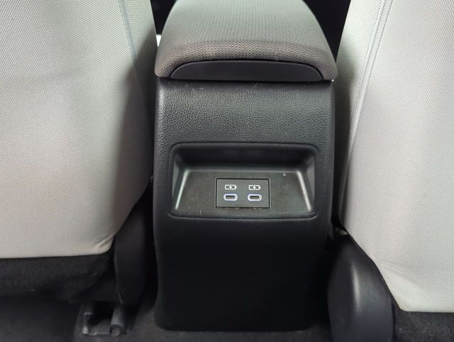 Vehicle image 20 of 31