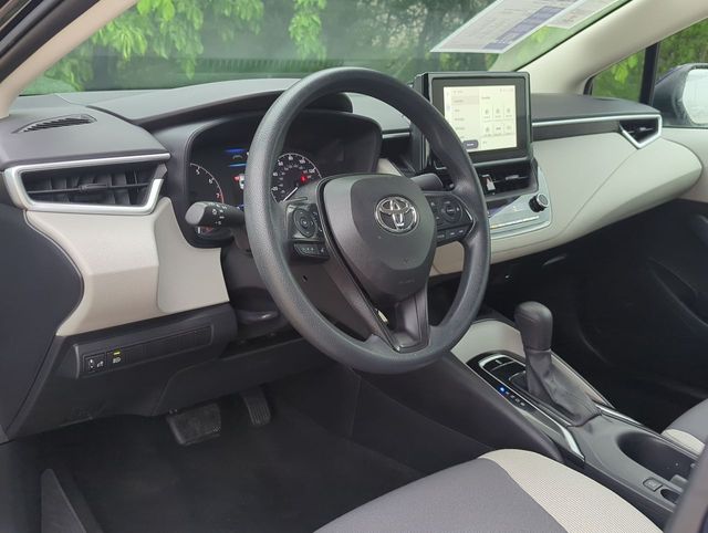 Vehicle image 10 of 31