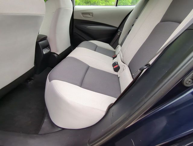 Vehicle image 23 of 31