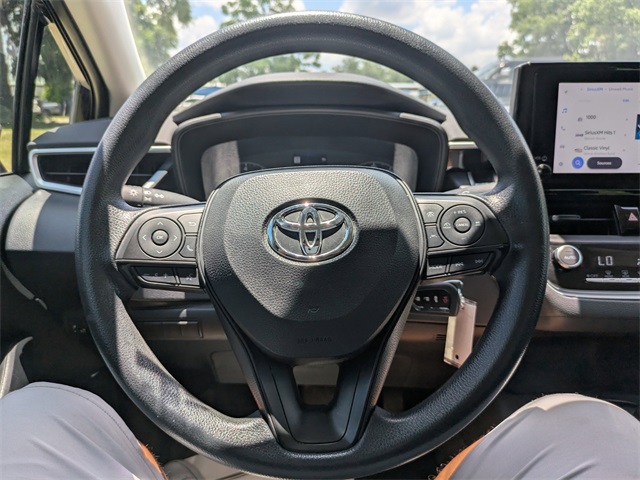 Vehicle image 21 of 28