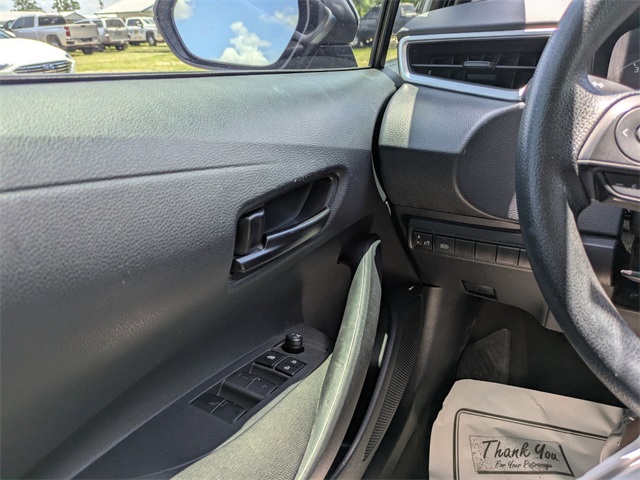 Vehicle image 24 of 28