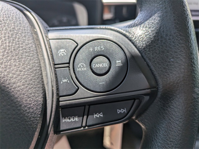 Vehicle image 23 of 28