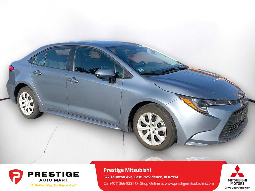 2023 Toyota Corolla LE Image 1 of 32
