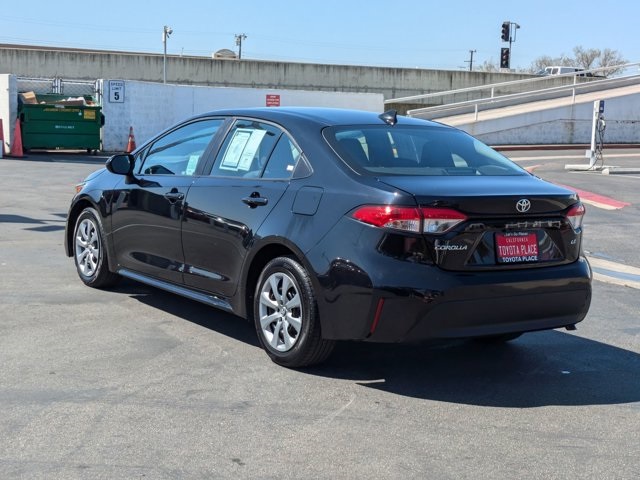 Vehicle image 8 of 25