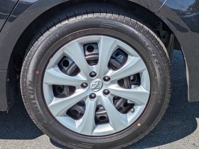 Vehicle image 15 of 25