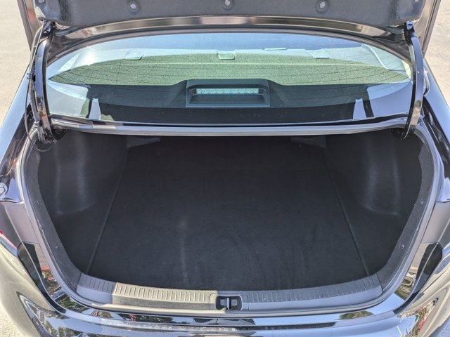 Vehicle image 14 of 25