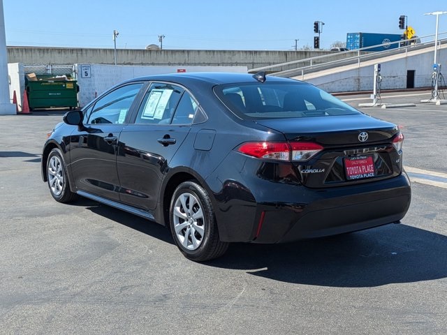 Vehicle image 9 of 25