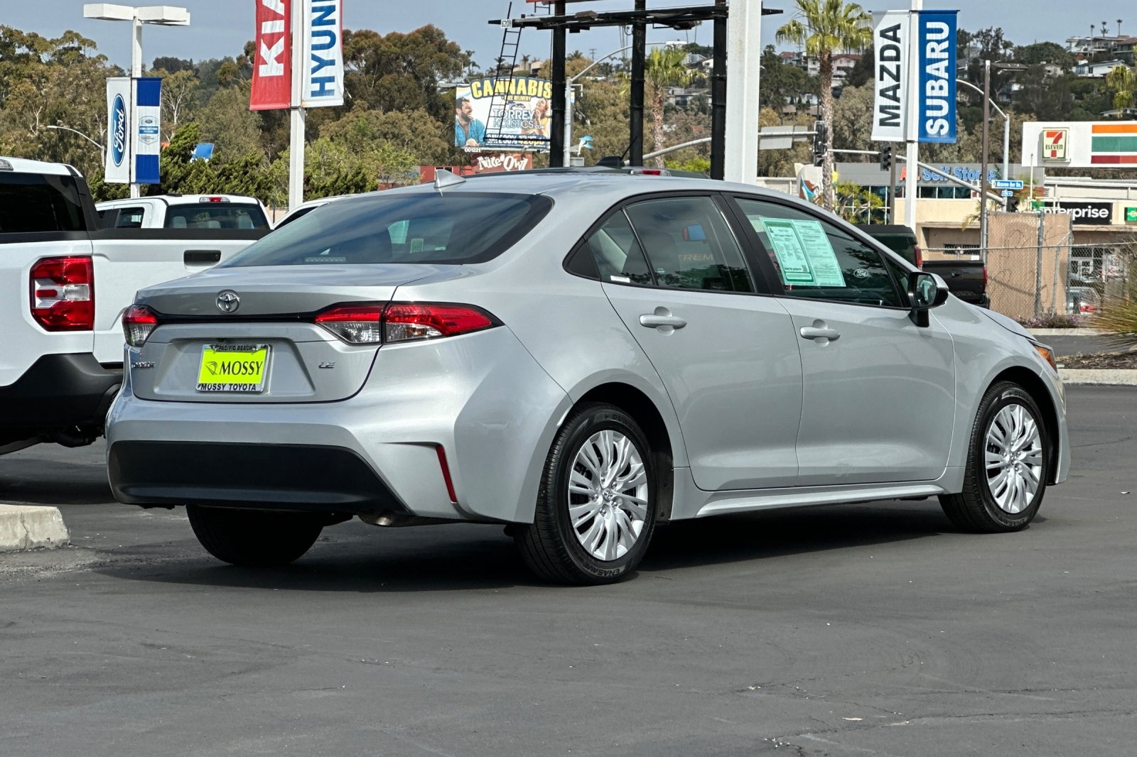 Vehicle image 3 of 28