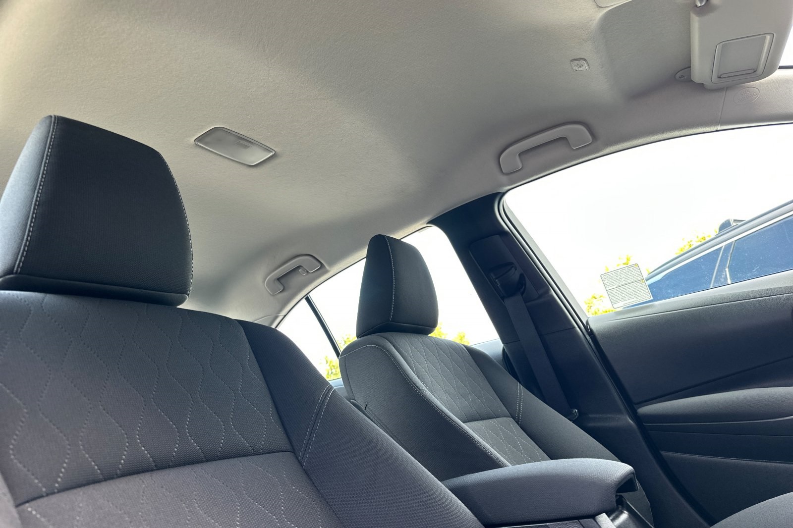 Vehicle image 16 of 28