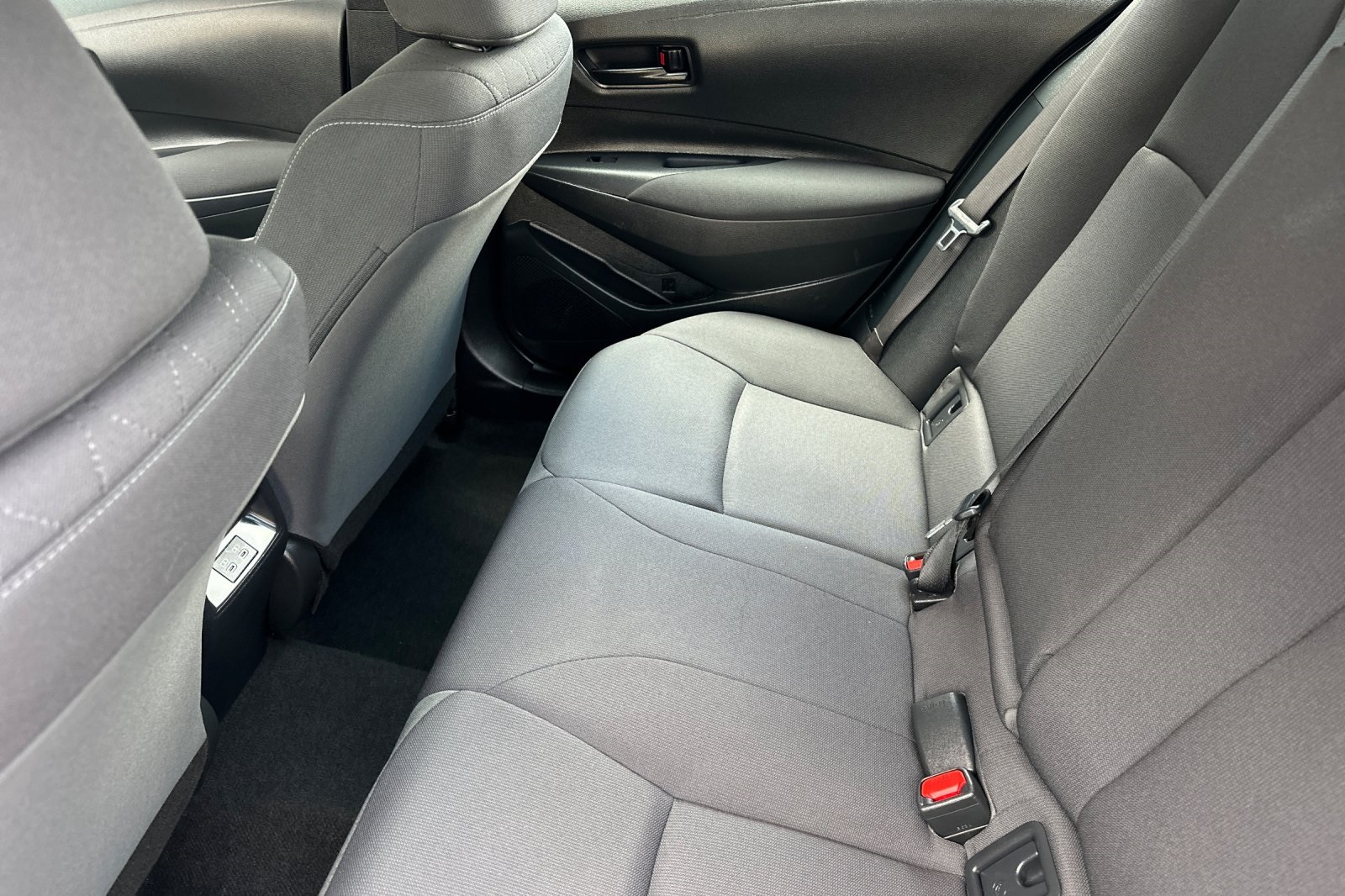 Vehicle image 12 of 28