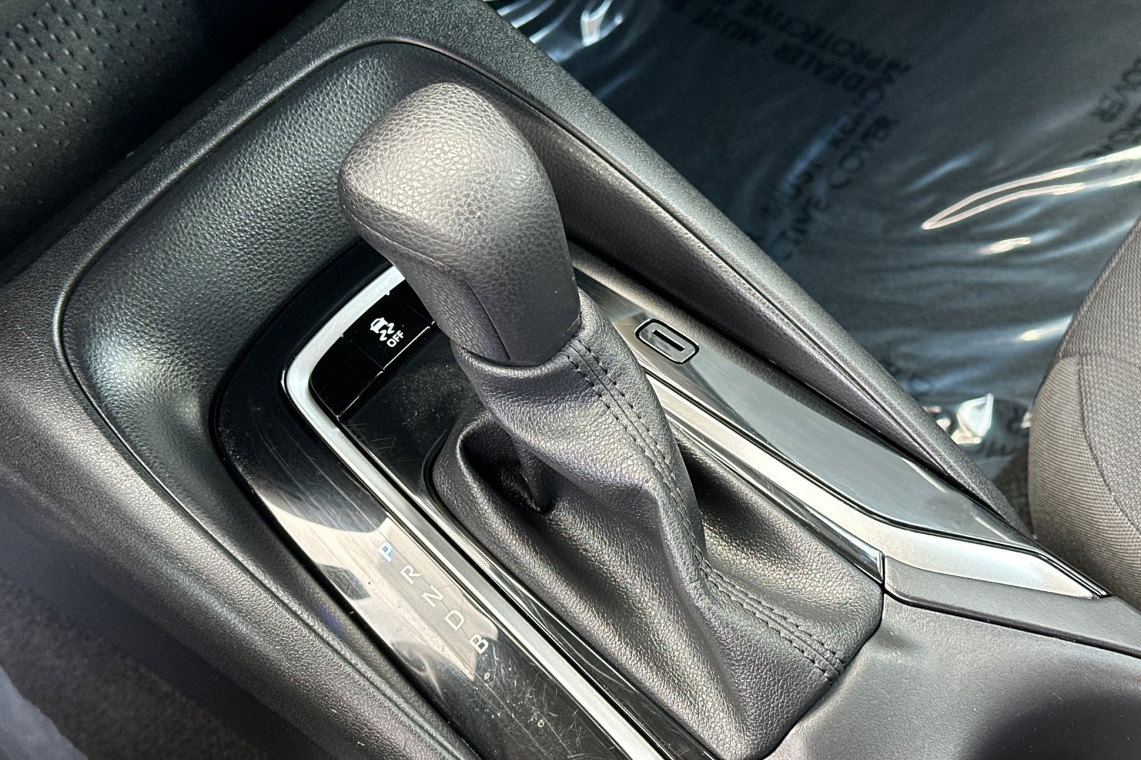 Vehicle image 20 of 28