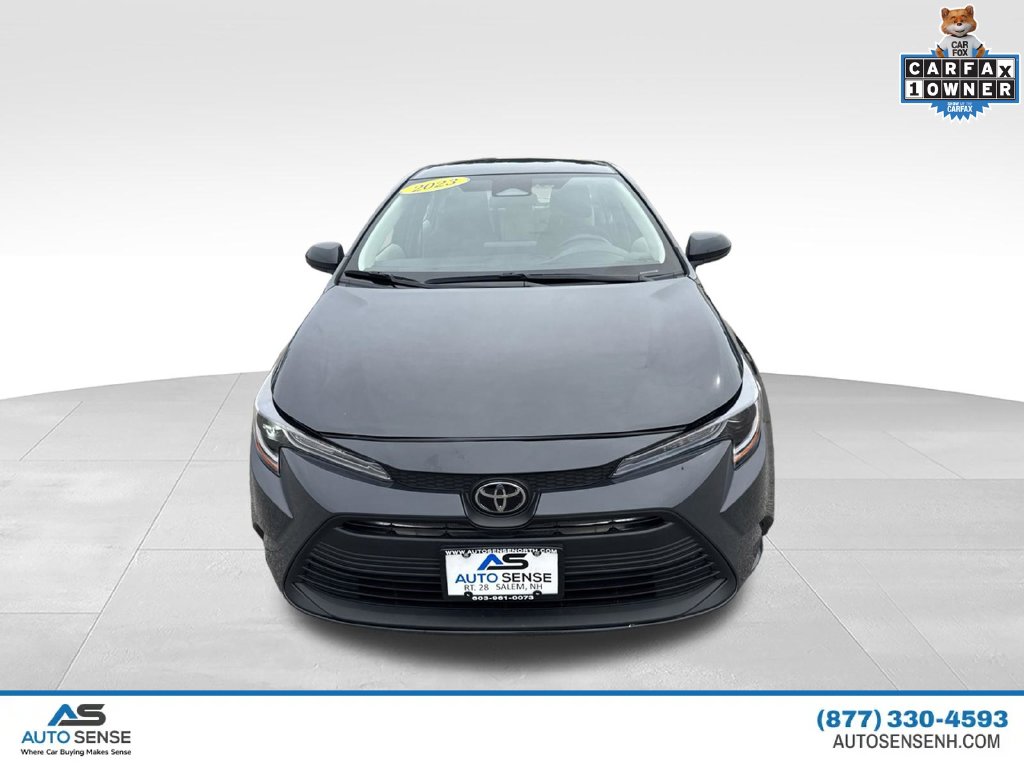 2023 Toyota Corolla LE Image 2 of 28