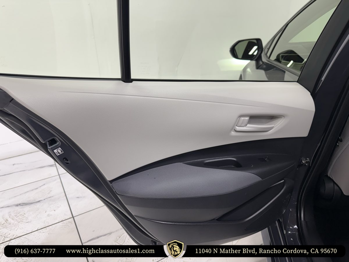 Vehicle image 19 of 62
