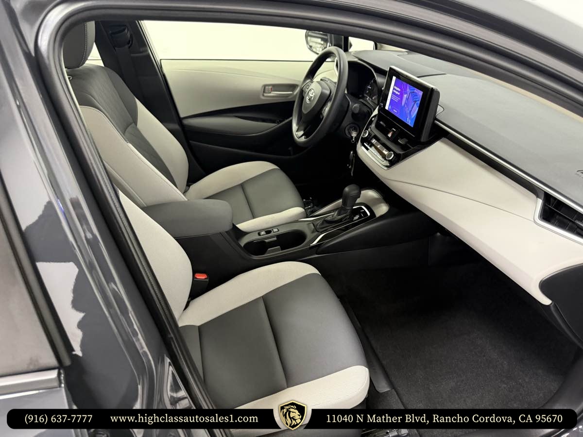 Vehicle image 32 of 62