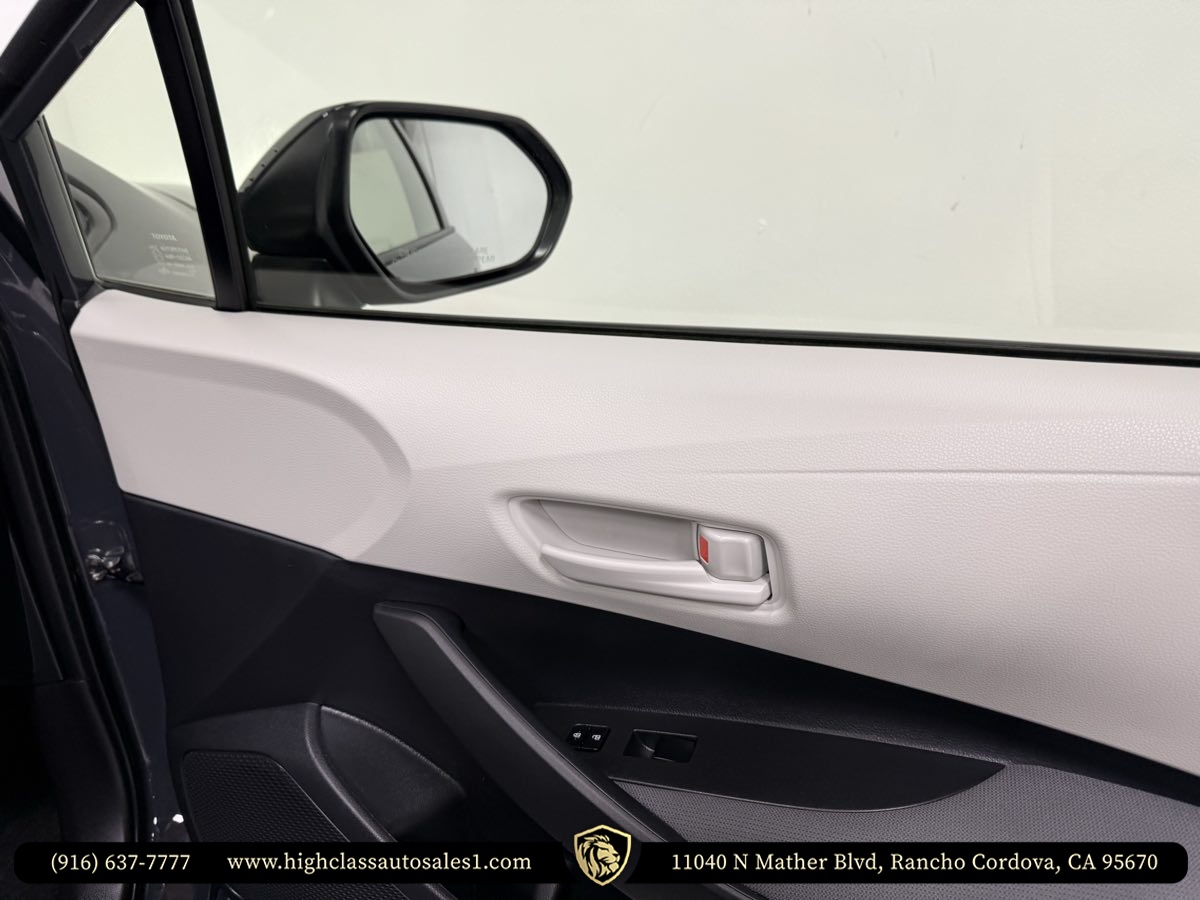 Vehicle image 30 of 62