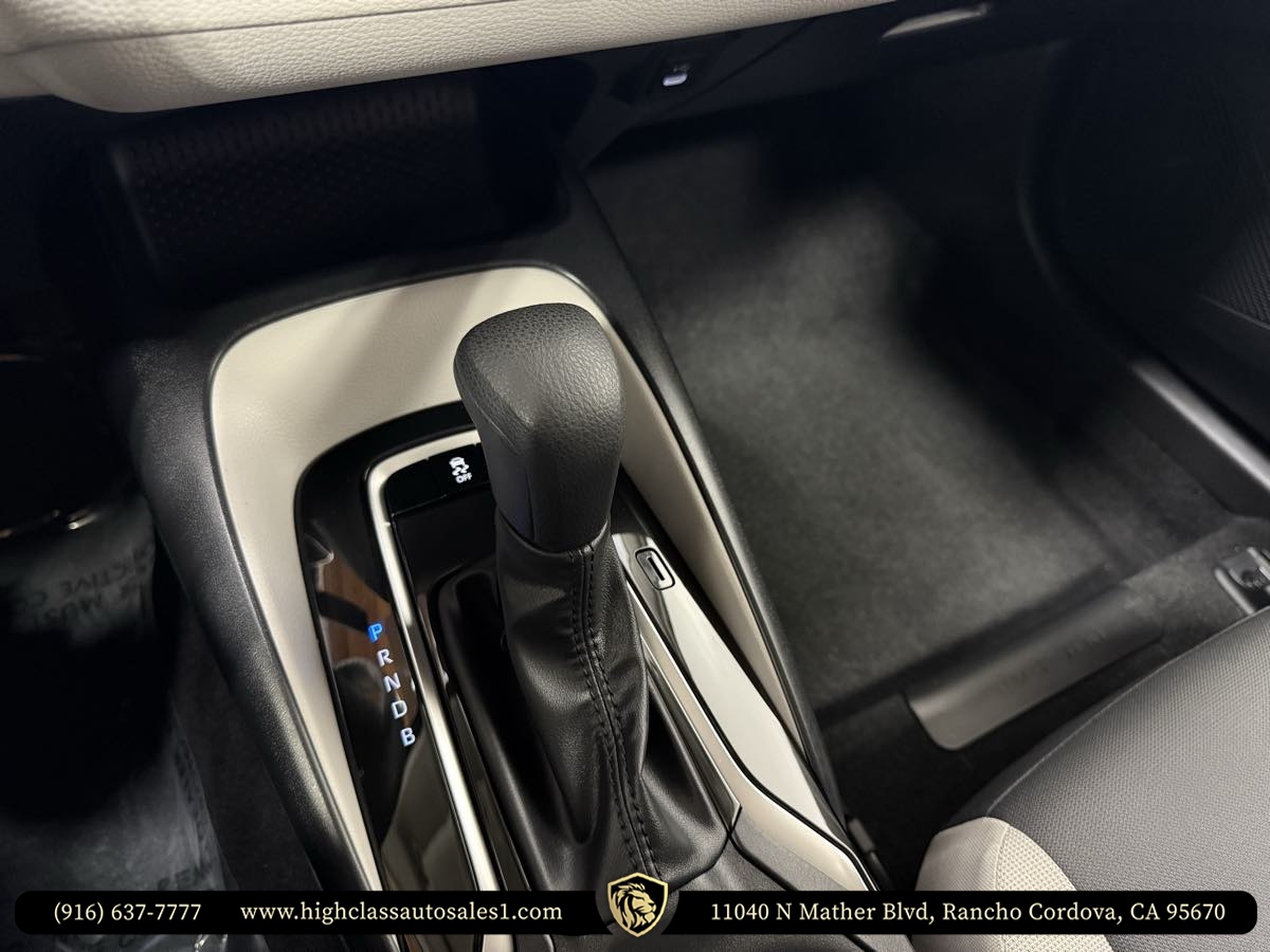 Vehicle image 42 of 62