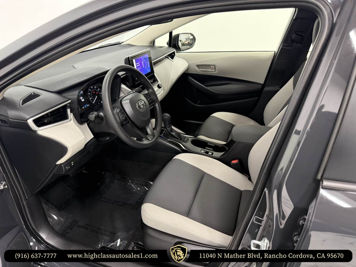 Vehicle image 16 of 62