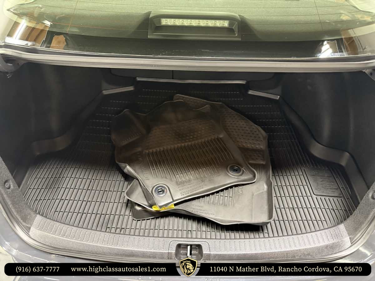 Vehicle image 51 of 62