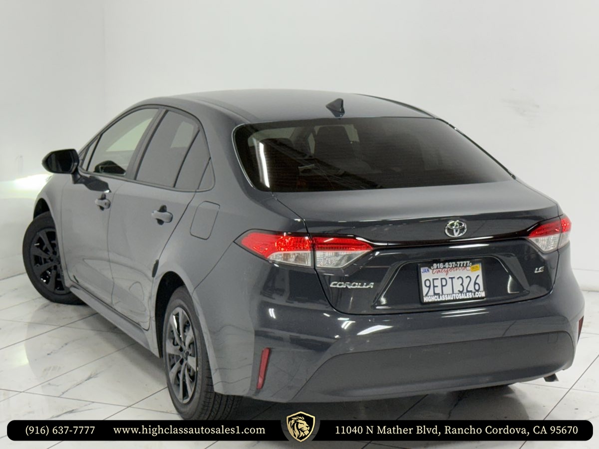 Vehicle image 10 of 62