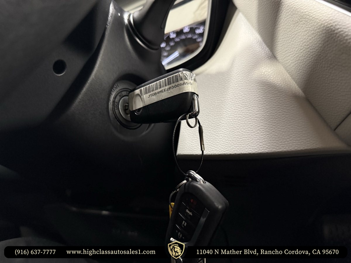 Vehicle image 47 of 62