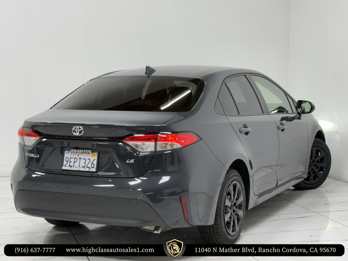 Vehicle image 12 of 62