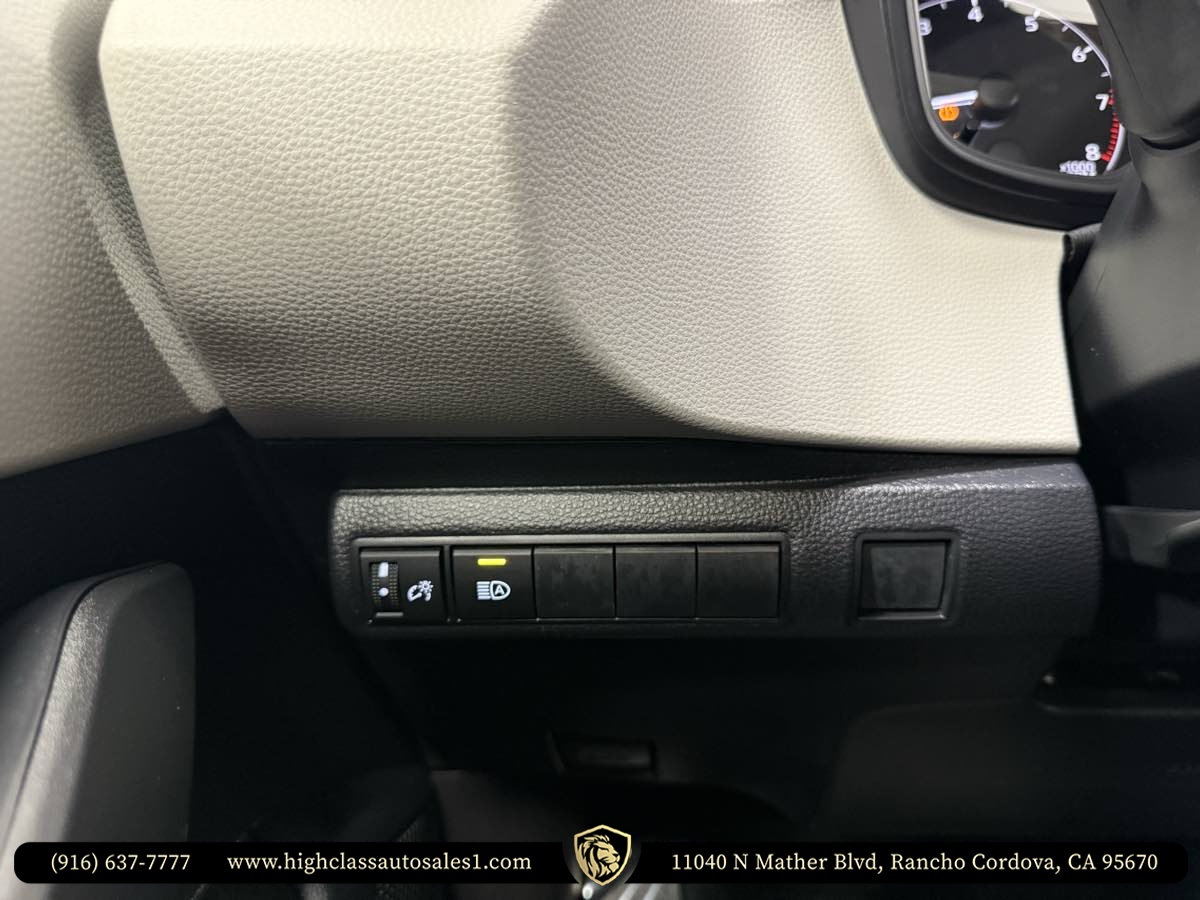 Vehicle image 38 of 62