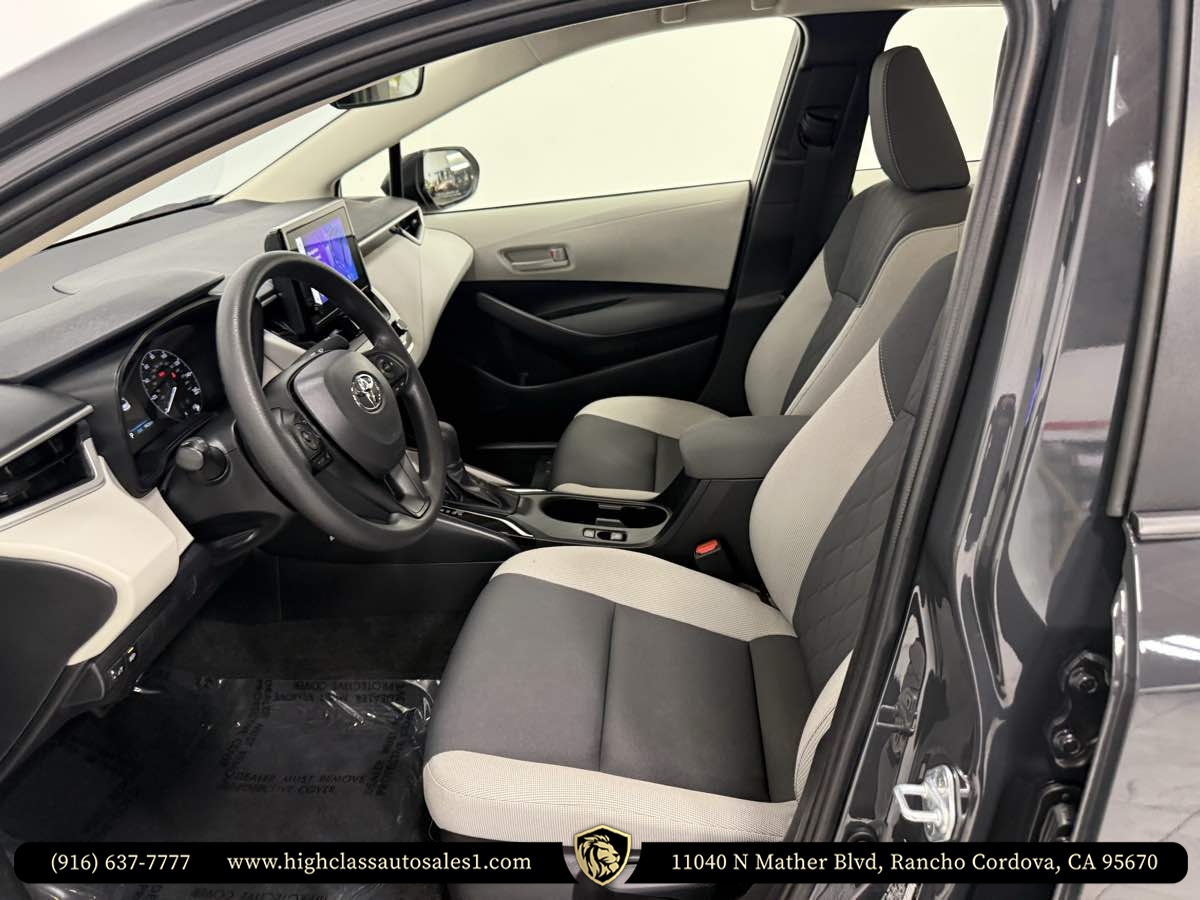 Vehicle image 17 of 62