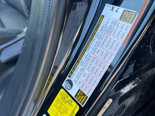 Vehicle image 26 of 29
