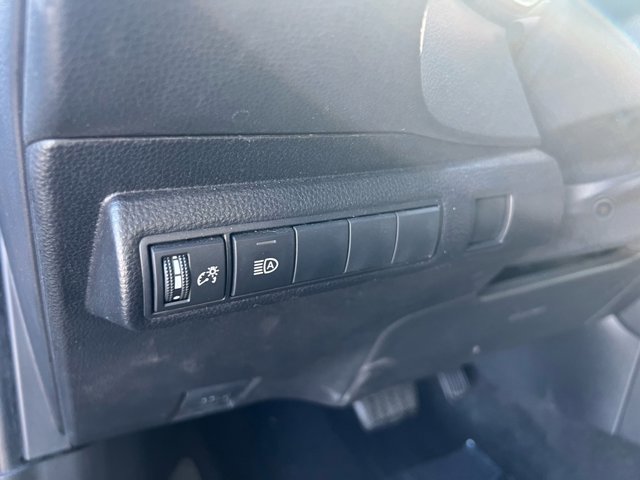 Vehicle image 15 of 29