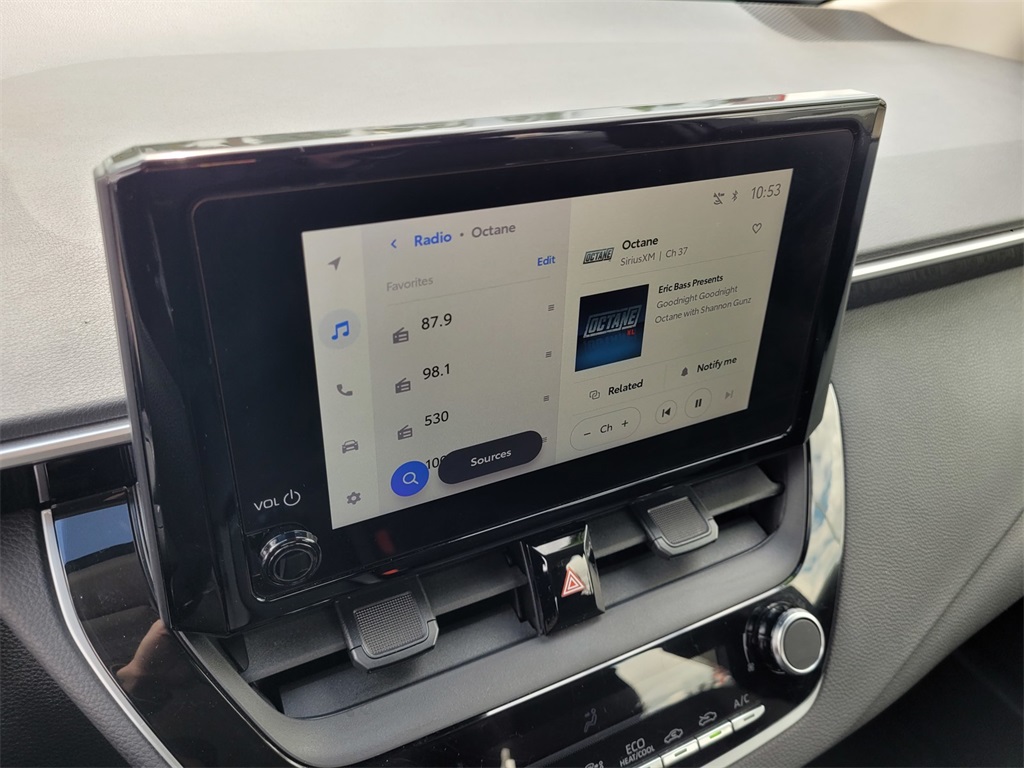Vehicle image 13 of 27