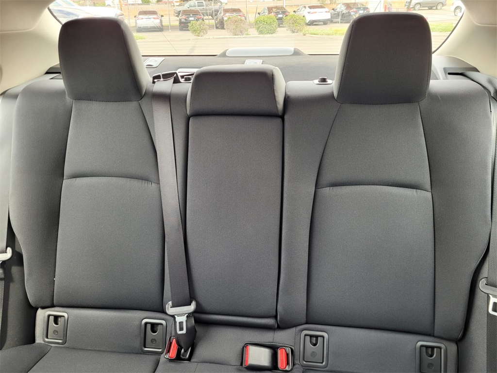 Vehicle image 11 of 27