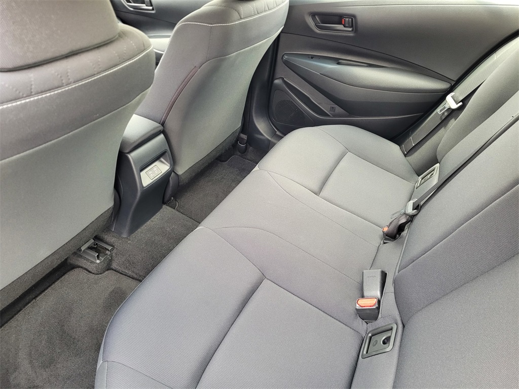 Vehicle image 10 of 27