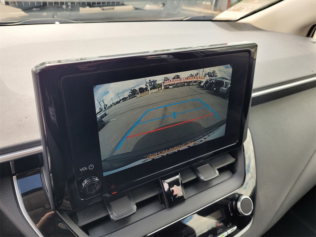 Vehicle image 14 of 27