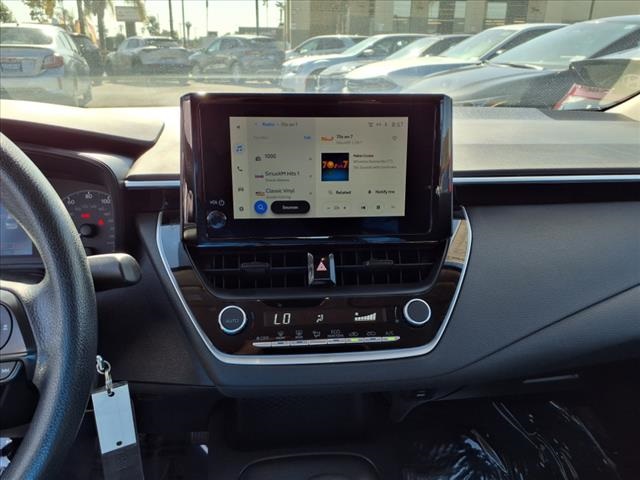 Vehicle image 17 of 20