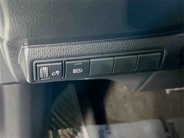 Vehicle image 10 of 41