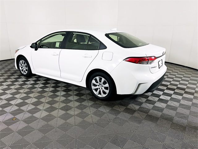 Vehicle image 8 of 41