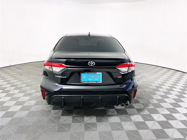 Vehicle image 4 of 25