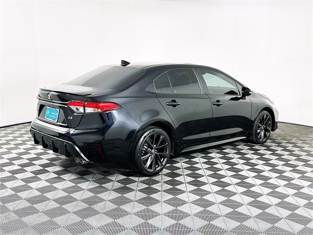 Vehicle image 2 of 25