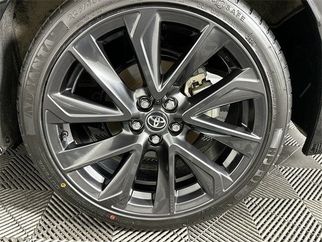 Vehicle image 10 of 25