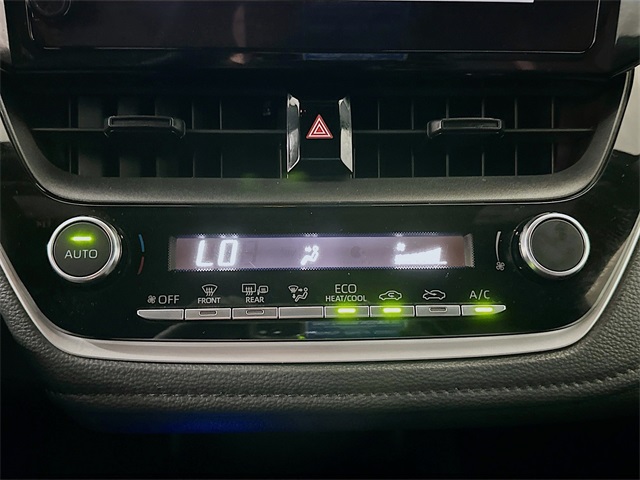 Vehicle image 16 of 25