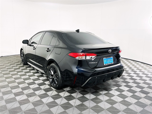 Vehicle image 6 of 25