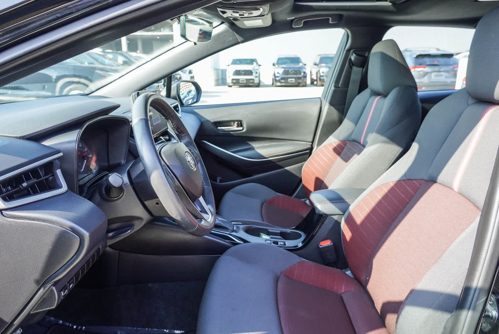 Vehicle image 19 of 27
