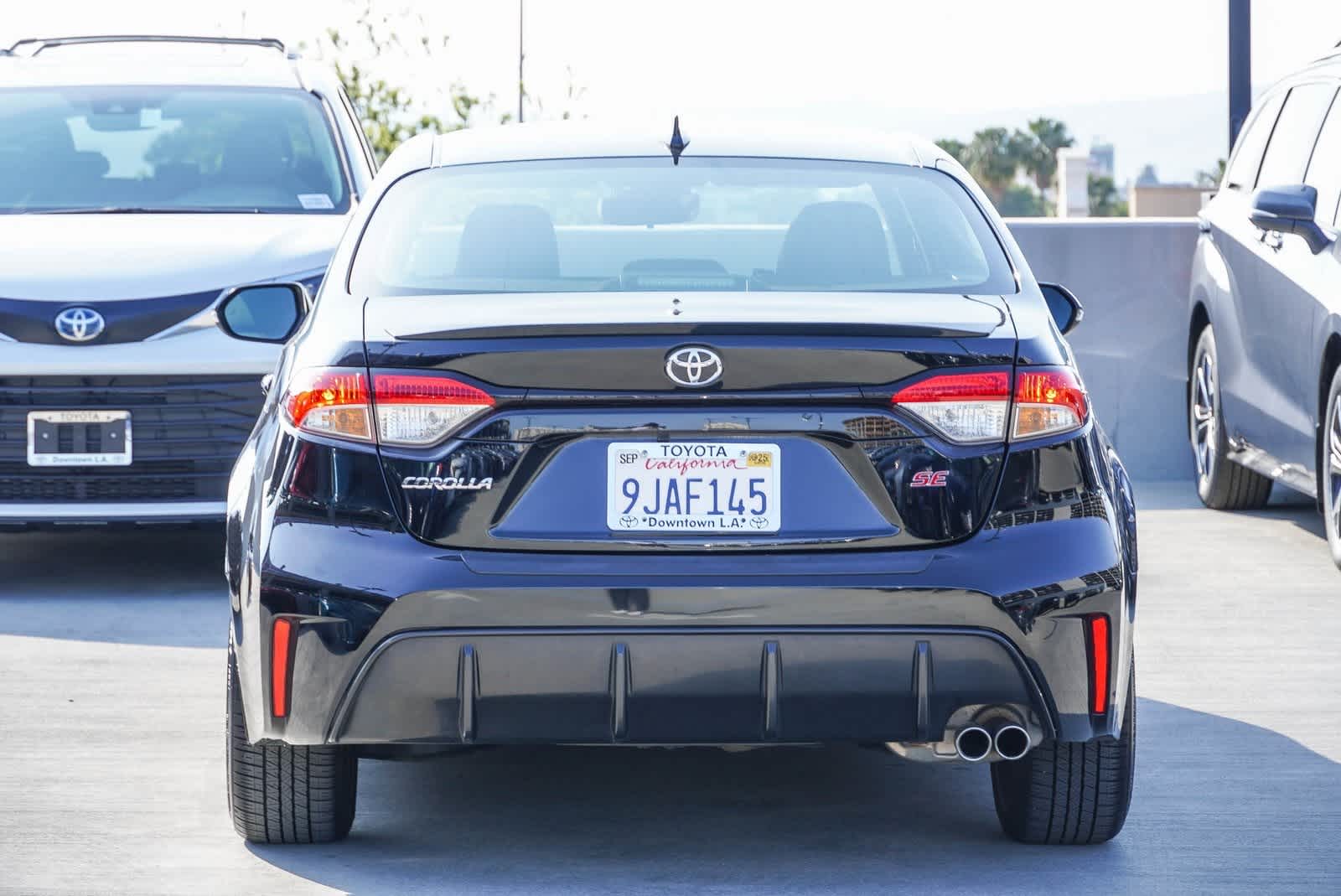 Vehicle image 4 of 27