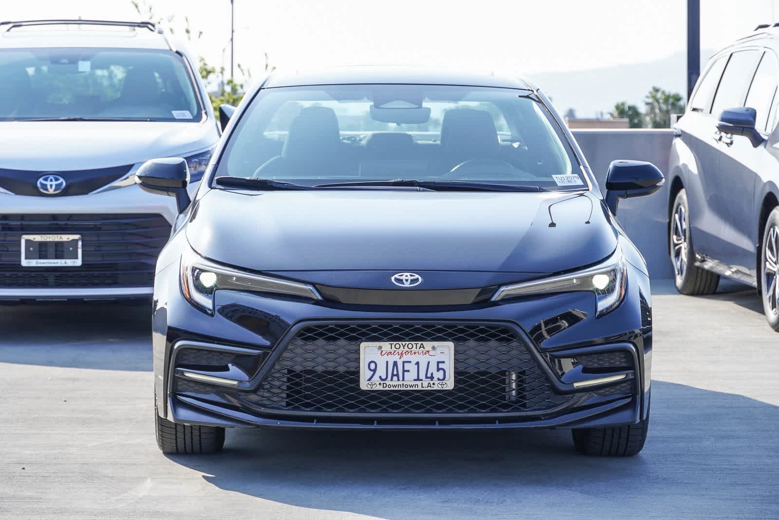 Vehicle image 3 of 27