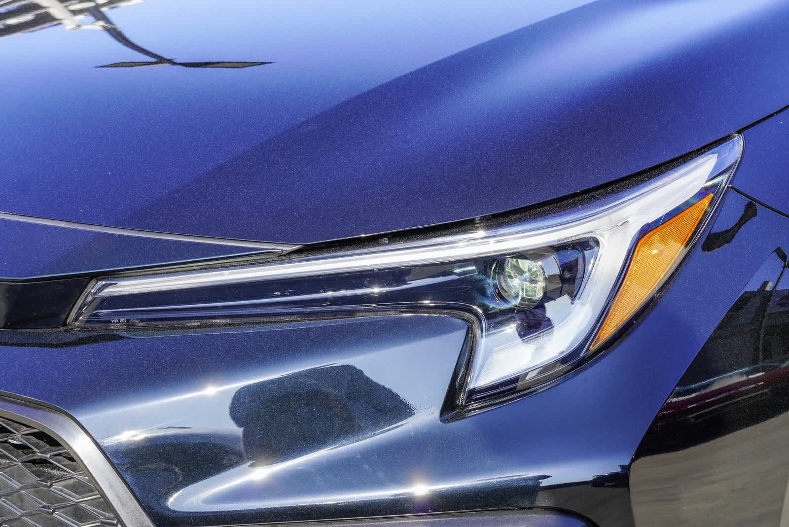 Vehicle image 11 of 27
