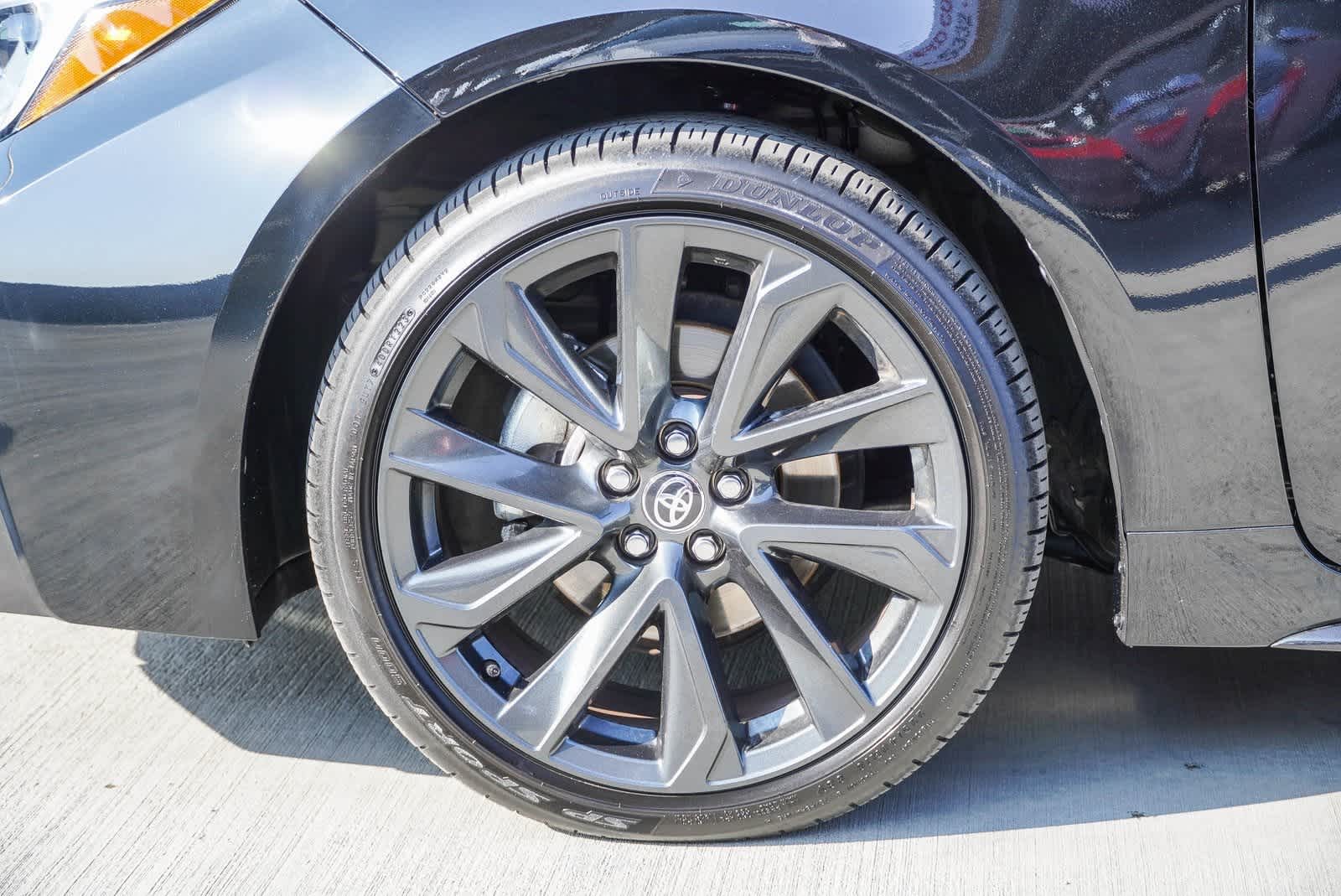 Vehicle image 10 of 27