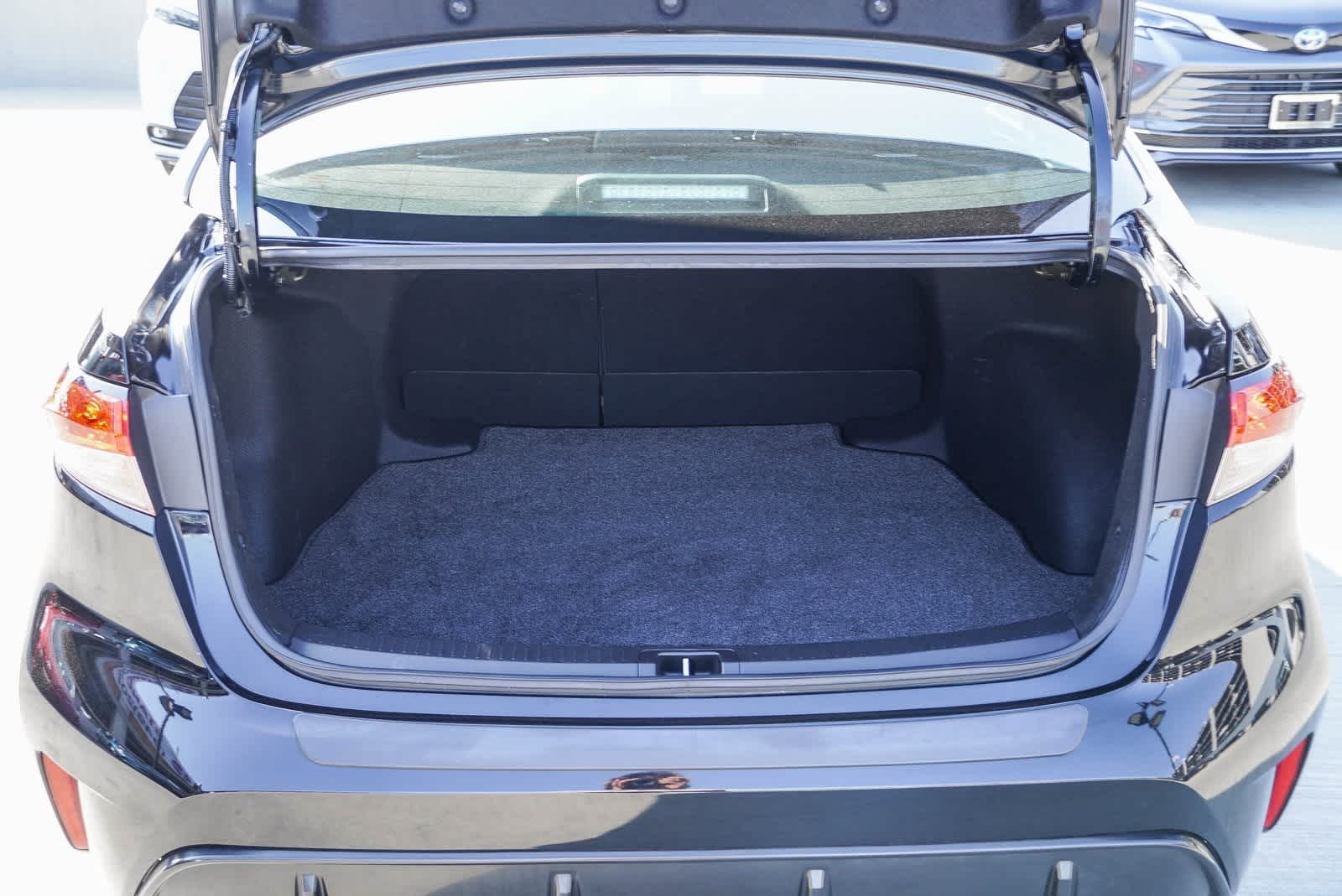 Vehicle image 26 of 27