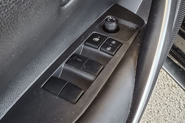 Vehicle image 13 of 24