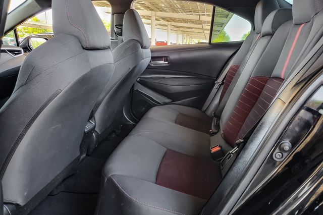 Vehicle image 21 of 24