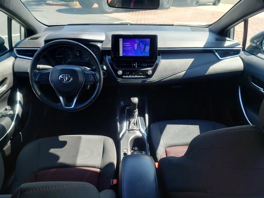 Vehicle image 14 of 30